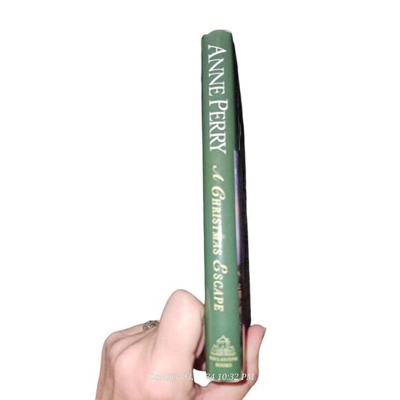 A Christmas escape by Anne Perry Ballantine books isbn 978-0-553-39141-1 - Picture 4 of 5
